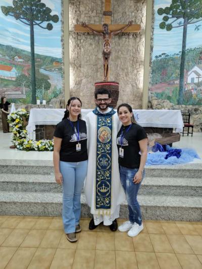 3º Dia da Novena reúne centenas de devotos no Santuário Nossa Senhora Aparecida Celebração foi presidida pelo Padre Aroldo Shinemann Filho e marcada por fé